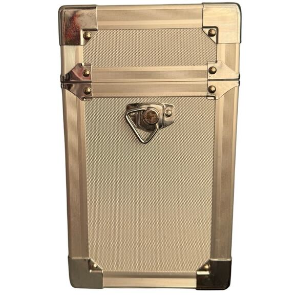 Canon Aluminum Hard Case HC-4000 with Tray, Keys, Strap, and Divider- Like New - Picture 4 of 8